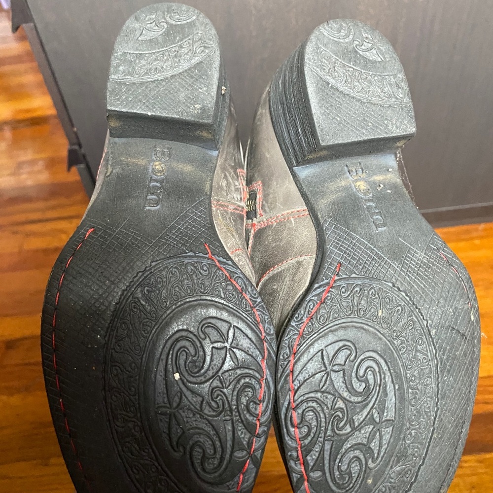 Boots - Picture 4 of 6